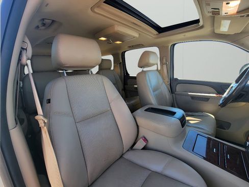 Used 2014 Chevrolet Suburban LTZ AWD/4WD image 37