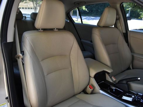 Used 2015 Honda Accord EX-L image 32