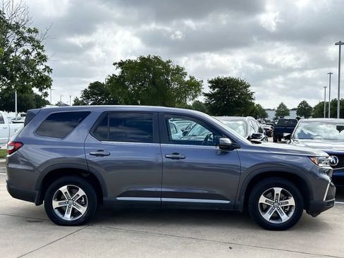 Used 2023 Honda Pilot EX-L image 3