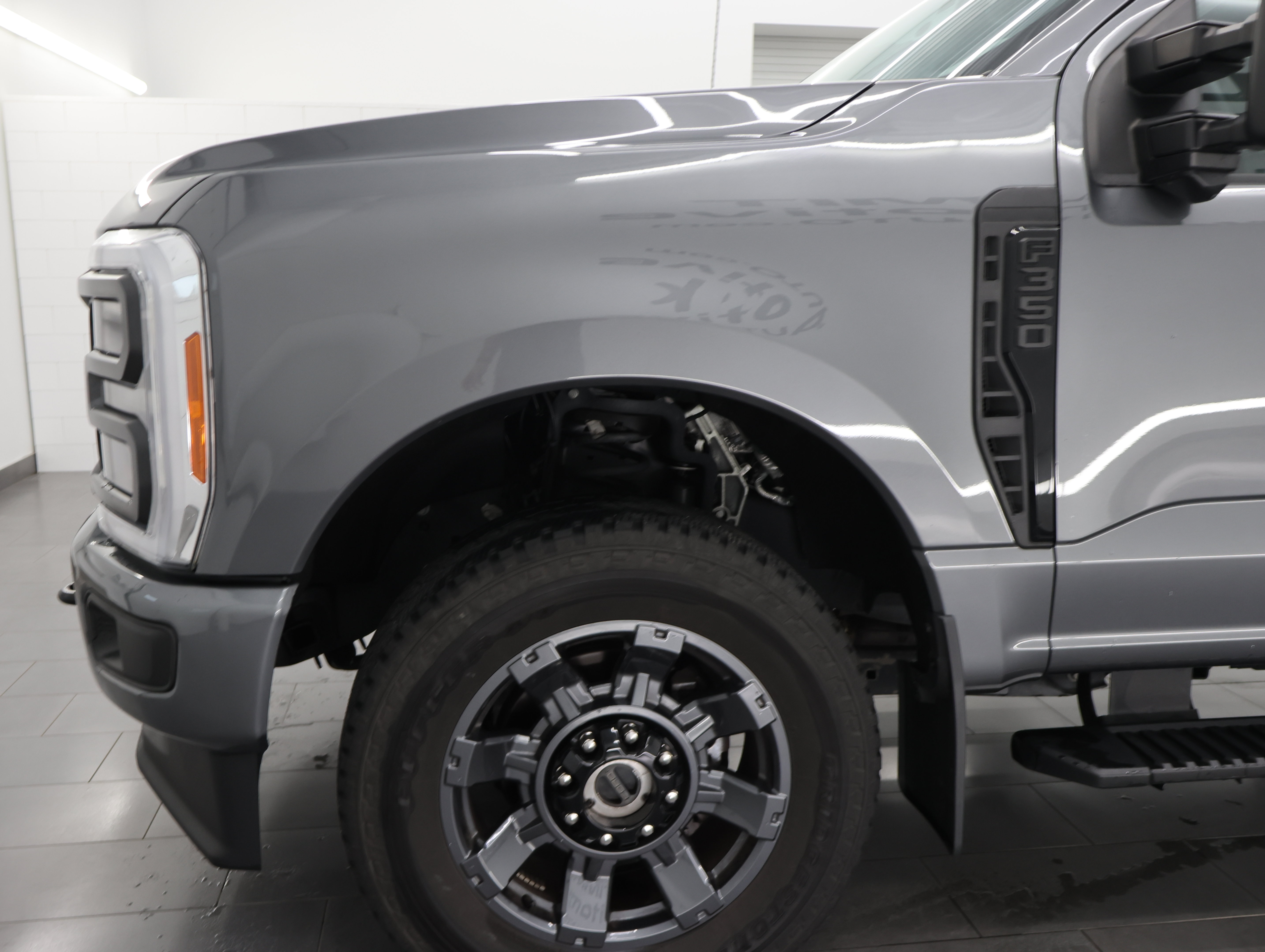 Used 2023 Ford F350 Lariat w/ Sport Appearance Package AWD/4WD image 38