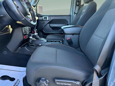 Certified 2024 Jeep Gladiator Mojave image 17