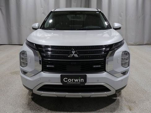 Used 2024 Mitsubishi Outlander SEL image 6