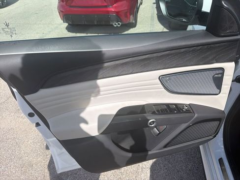 Used 2023 Maserati Grecale Modena image 11