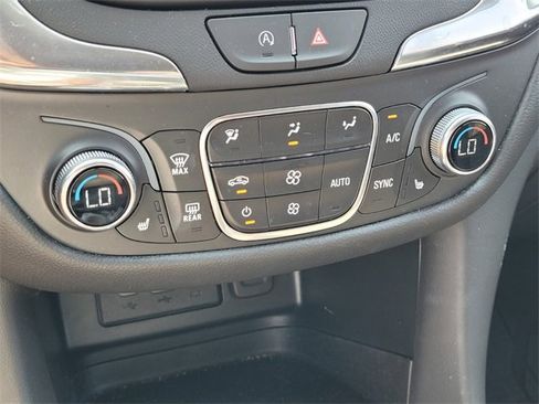 Used 2023 Chevrolet Equinox LT image 21