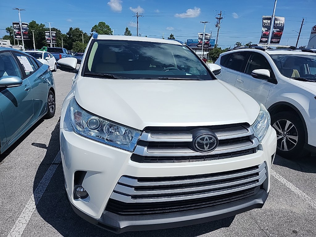 Used 2019 Toyota Highlander XLE FWD image 15