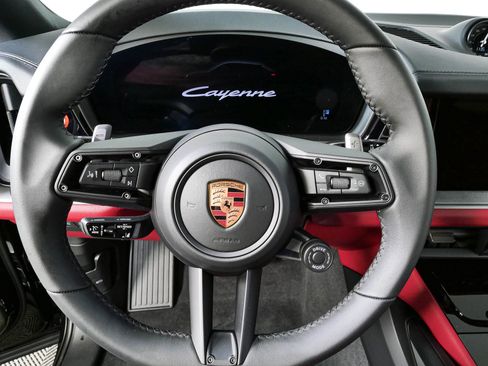 New 2026 Porsche Cayenne Coupe AWD/4WD image 9