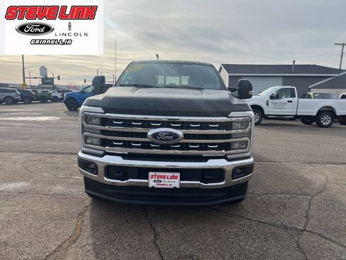 Used 2023 Ford F250 Lariat w/ Lariat Ultimate Package AWD/4WD image 2