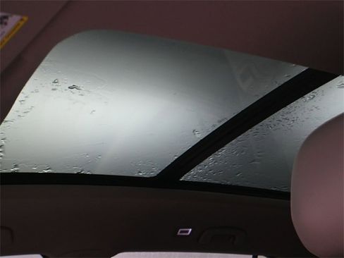 Used 2024 Volkswagen Atlas SEL Premium R-Line image 21