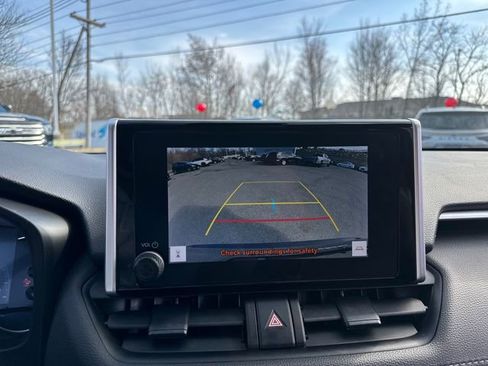 Used 2024 Toyota RAV4 LE image 38