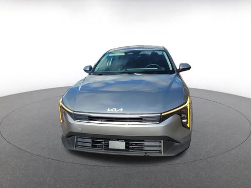Used 2025 Kia K4 LXS image 2