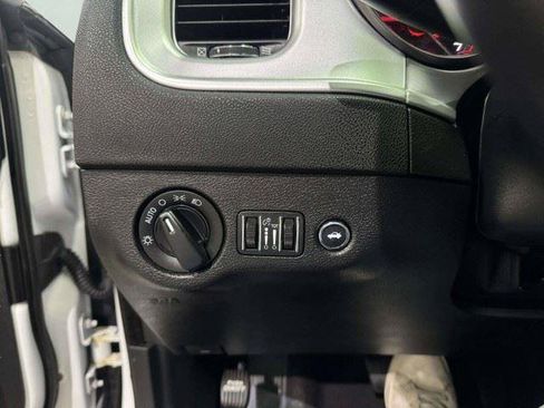 Used 2020 Dodge Charger SXT w/ Leather Interior Group RWD image 16
