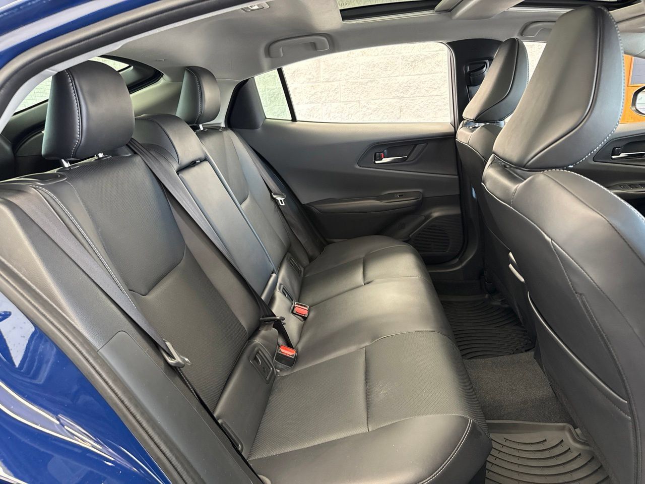 Used 2025 Toyota Prius XLE FWD image 41