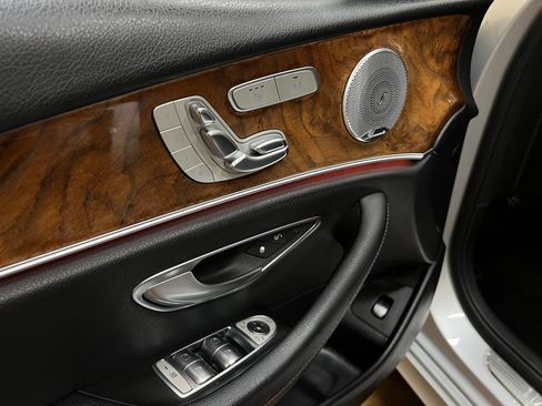 Used 2017 Mercedes-Benz E 300 image 18