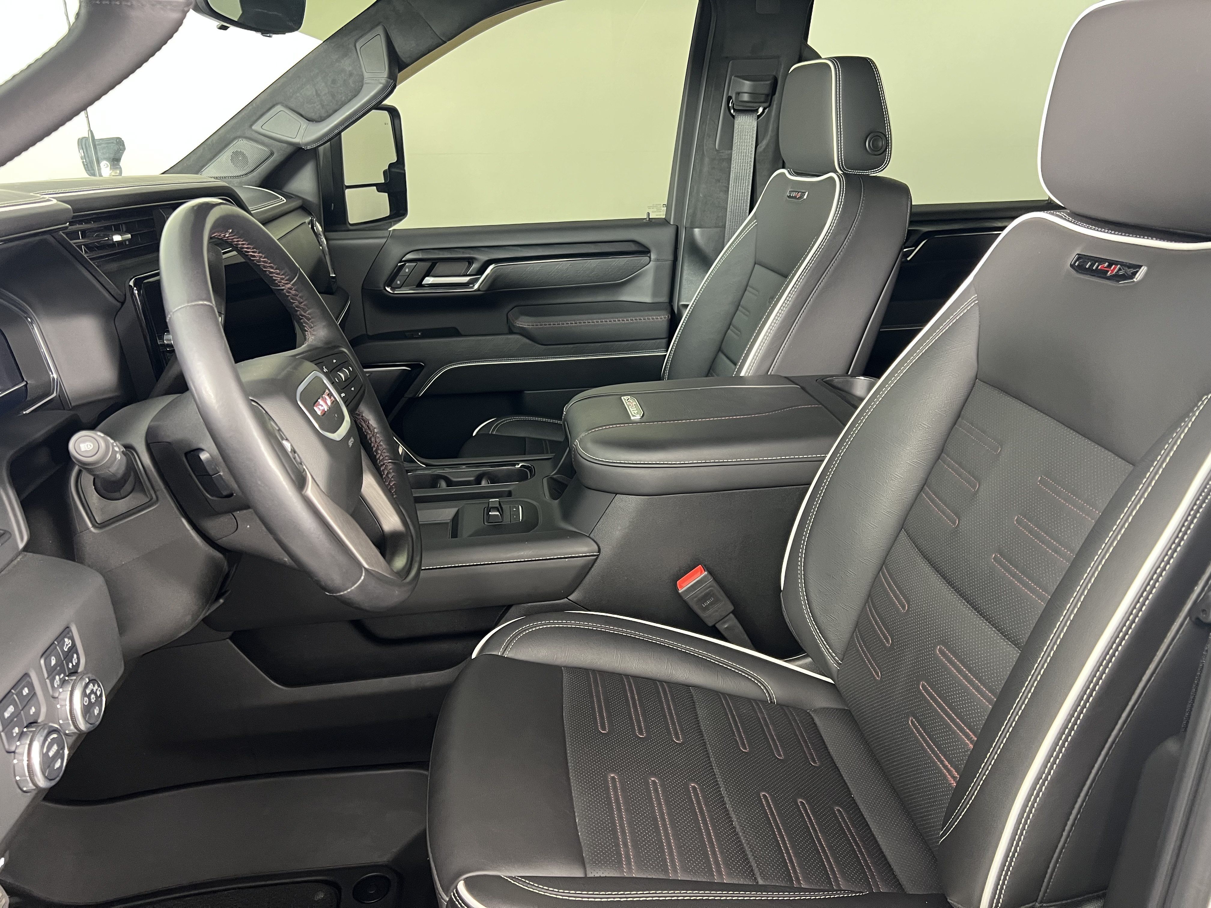 Used 2024 GMC Sierra 2500 AT4X AWD/4WD image 16