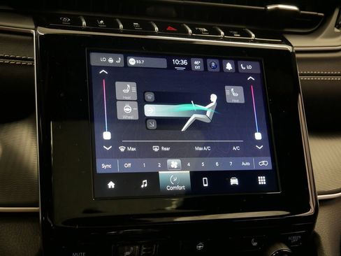 New 2025 Jeep Grand Cherokee Laredo w/ Luxury Tech Group I image 33