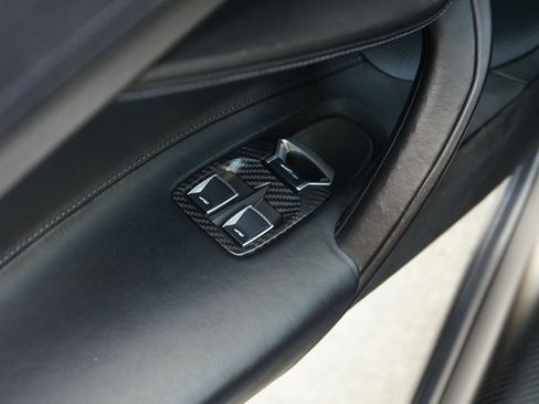 Used 2020 McLaren 720S Spider image 33