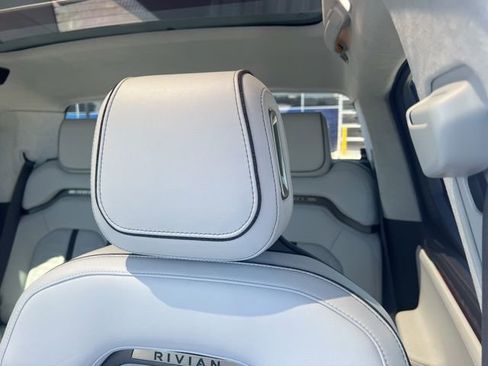 Used 2022 Rivian R1T Adventure image 38