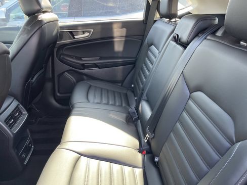 Used 2021 Ford Edge SEL w/ Convenience Package FWD image 9
