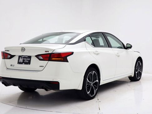Used 2023 Nissan Altima 2.5 SR w/ SR Premium Package image 10