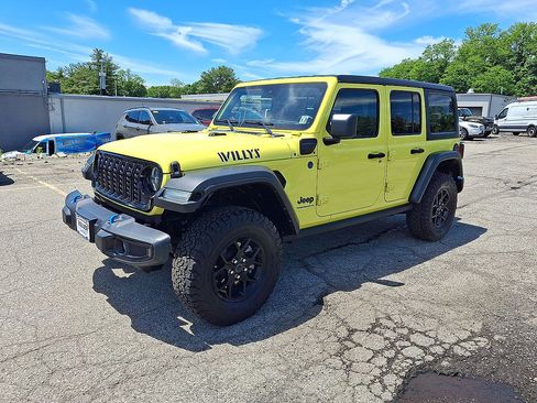 Used 2024 Jeep Wrangler Unlimited AWD/4WD image 4