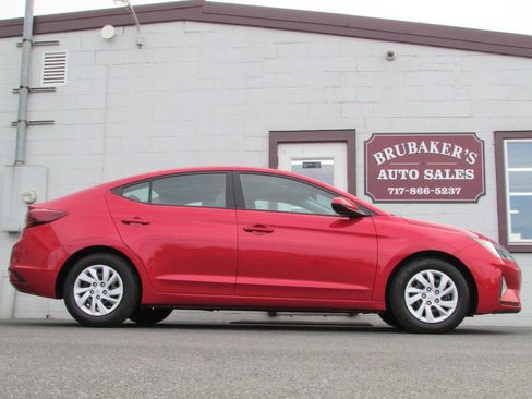 Used 2020 Hyundai Elantra SE image 1