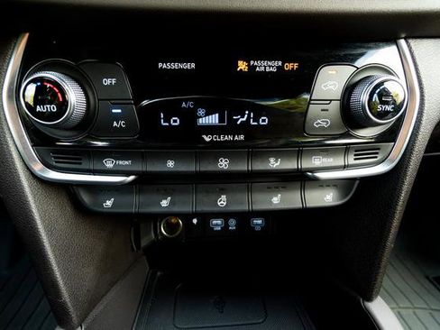 Used 2020 Hyundai Santa Fe Limited image 23