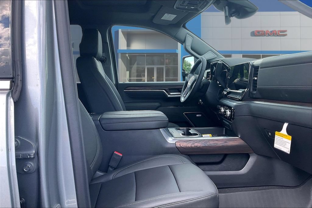 New 2026 GMC Sierra 2500 SLT w/ SLT Premium Package AWD/4WD image 11