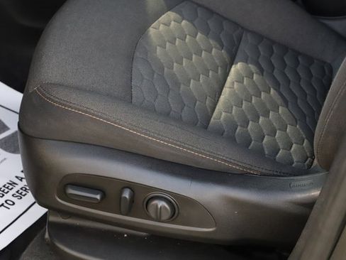 Used 2019 Chevrolet Equinox LT image 15