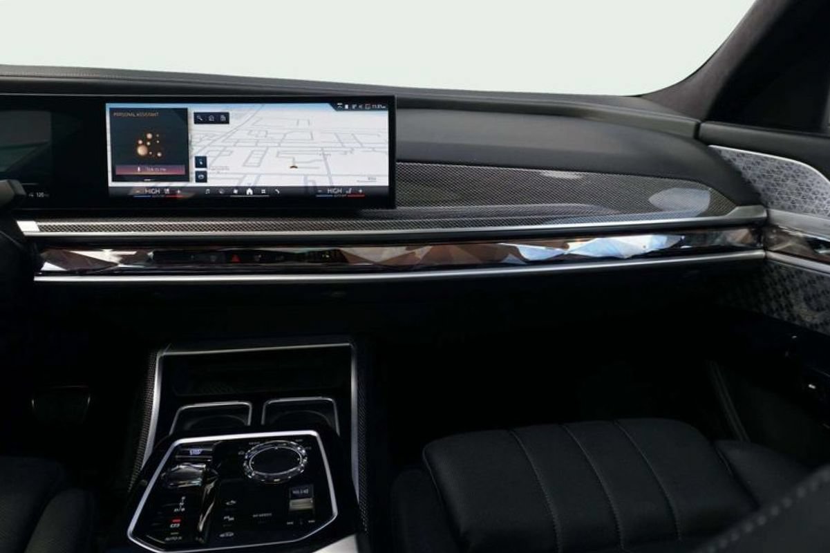 Used 2023 BMW i7 xDrive60 w/ Executive Package 2 AWD/4WD image 24