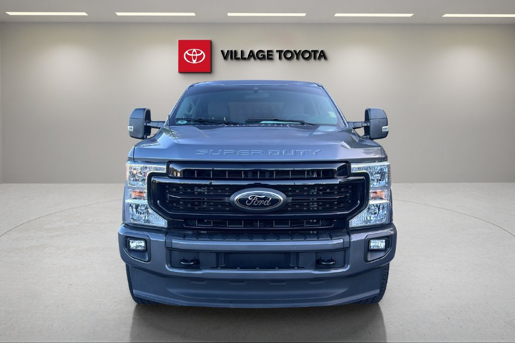 Used 2022 Ford F250 XLT w/ Black Appearance Package AWD/4WD image 8