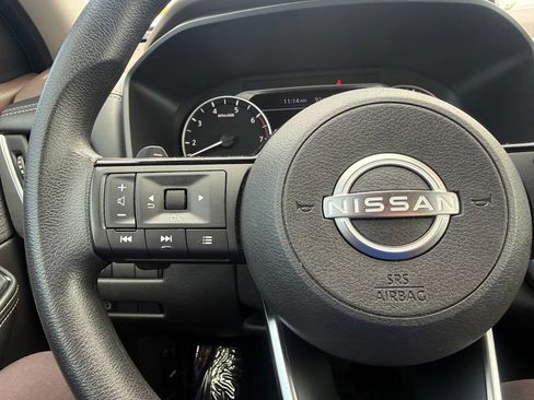 Used 2023 Nissan Rogue SV AWD/4WD image 23