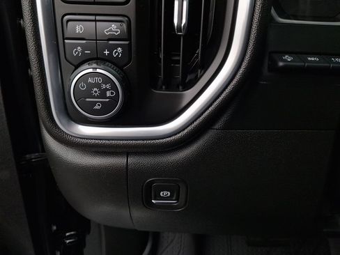 Used 2020 Chevrolet Silverado 2500 LTZ w/ LTZ Plus Package AWD/4WD image 17