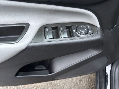 Used 2024 Chevrolet Equinox LS w/ LS Convenience Package image 11