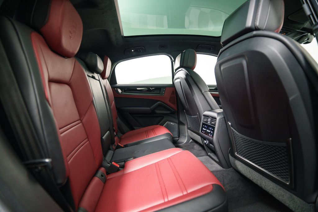 Certified 2026 Porsche Cayenne GTS AWD/4WD image 46