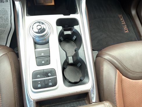 Used 2023 Ford Explorer King Ranch w/ Technology Package RWD image 23