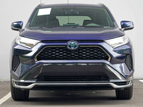 Used 2021 Toyota RAV4 SE w/ Weather & Moonroof Package AWD/4WD image 6