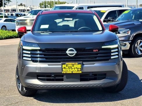 New 2025 Nissan Kicks SR w/ SR Premium Package image 2