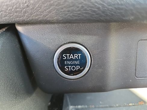 Used 2023 Nissan Rogue SV AWD/4WD image 24