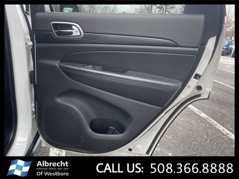Used 2020 Jeep Grand Cherokee Laredo image 19