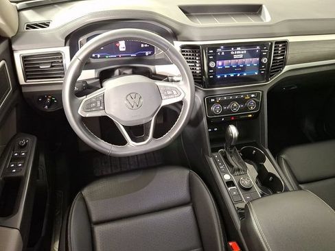 Used 2023 Volkswagen Atlas SE w/ Panoramic Sunroof Package AWD/4WD image 2