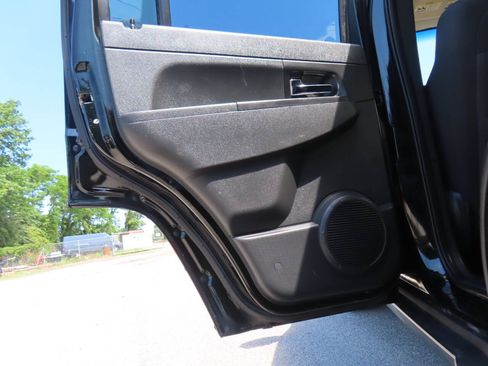 Used 2012 Jeep Liberty Sport AWD/4WD image 34