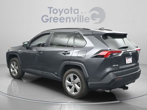 Used 2021 Toyota RAV4 XLE Premium image 7