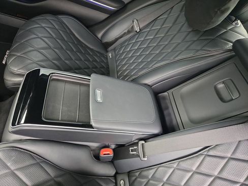 Used 2023 Mercedes-Benz S 500 4MATIC w/ AMG Line image 31