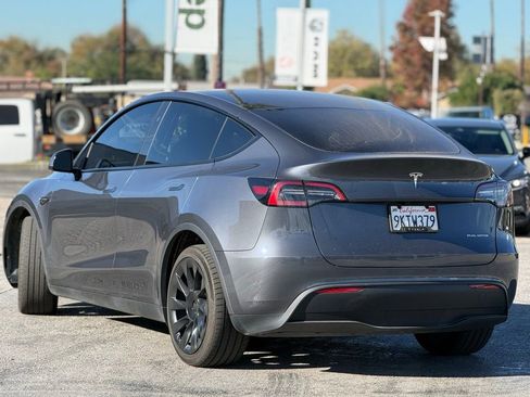Used 2023 Tesla Model Y Long Range image 2