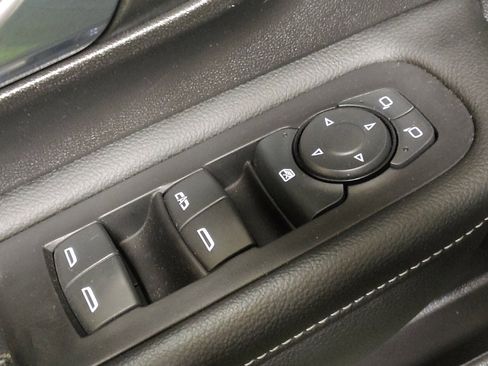 Used 2024 GMC Terrain SLE w/ Fleet Convenience Package FWD image 27