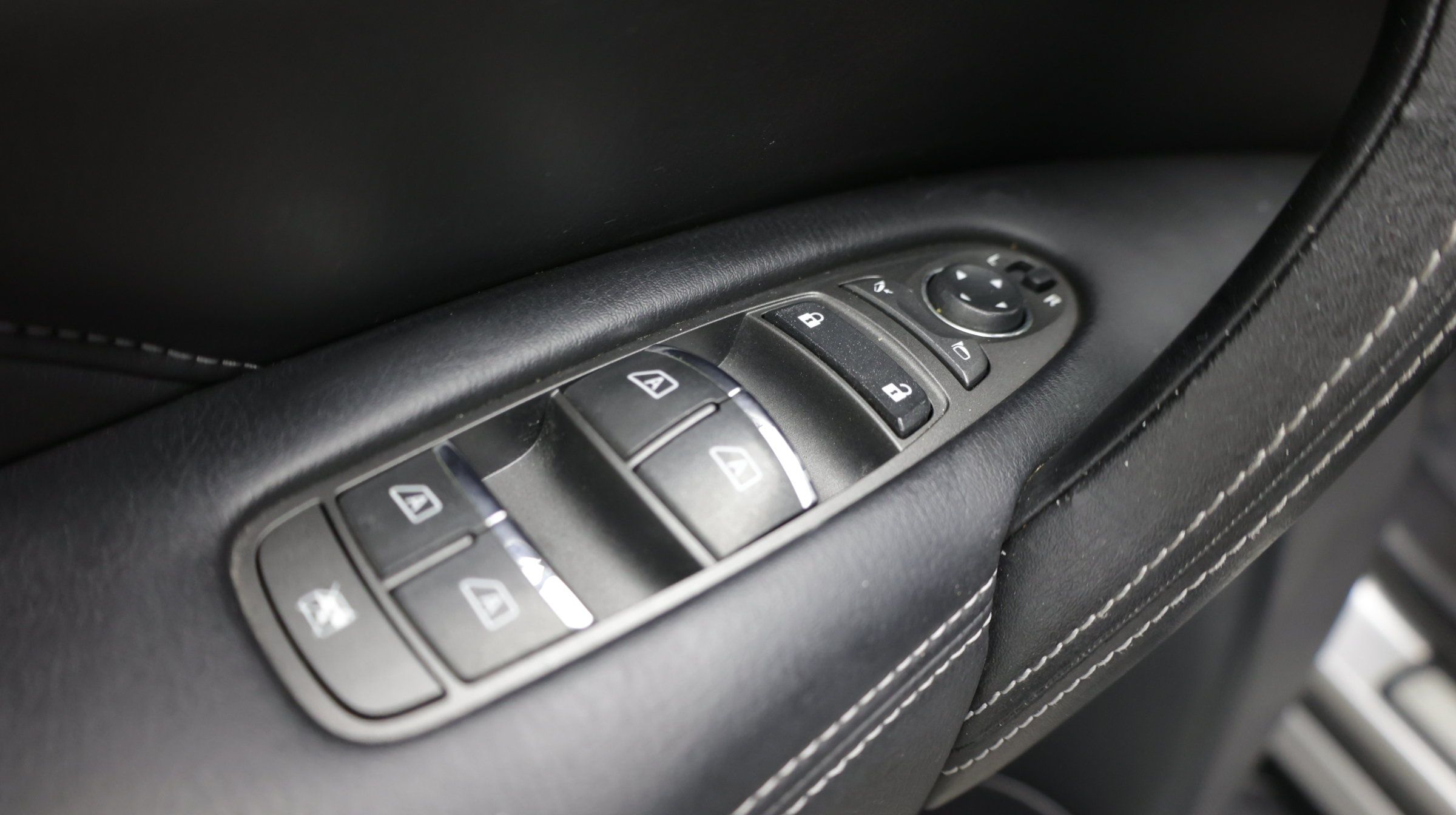 Used 2018 INFINITI QX80 4WD w/ Driver Assistance Package image 16