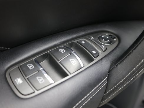 Used 2018 INFINITI QX80 4WD w/ Driver Assistance Package image 16