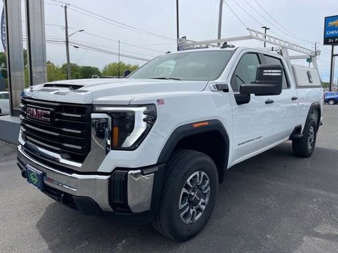 Certified 2024 GMC Sierra 3500 Pro w/ Convenience Package AWD/4WD image 18