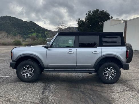 Used 2023 Ford Bronco Outer Banks image 3