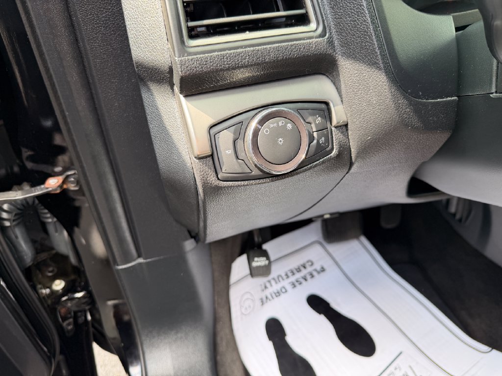 Used 2018 Ford Explorer XLT AWD/4WD image 28